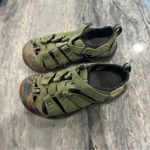 Keen Newport H2 Waterproof Sandals Shoes Kids Toddler Size 13 Green Camouflage